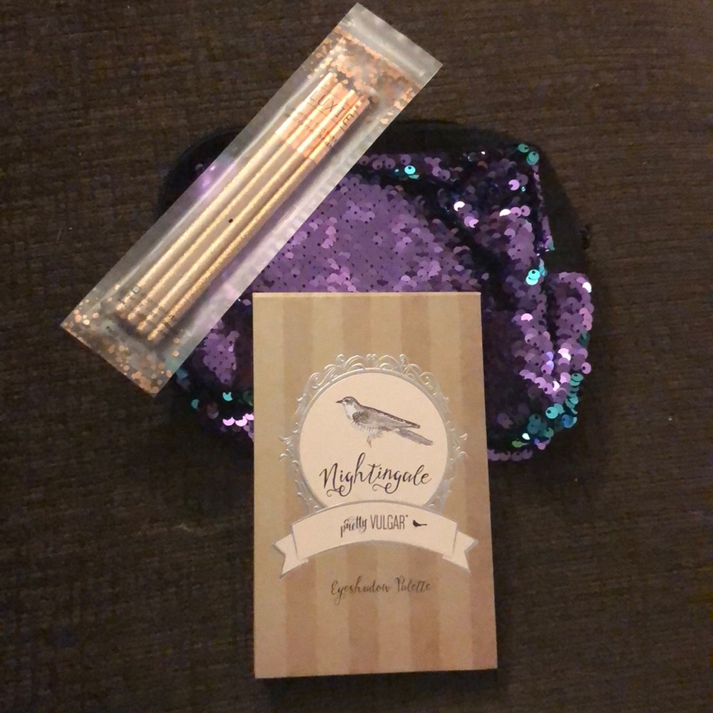 NEW Pretty Vulgar eye shadow palette set